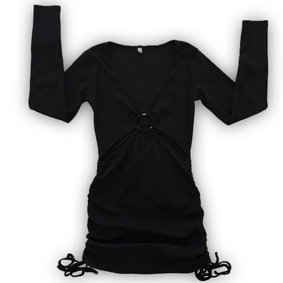 Long Sleeve Cut Out Ring Dress - Picture 2 of 3